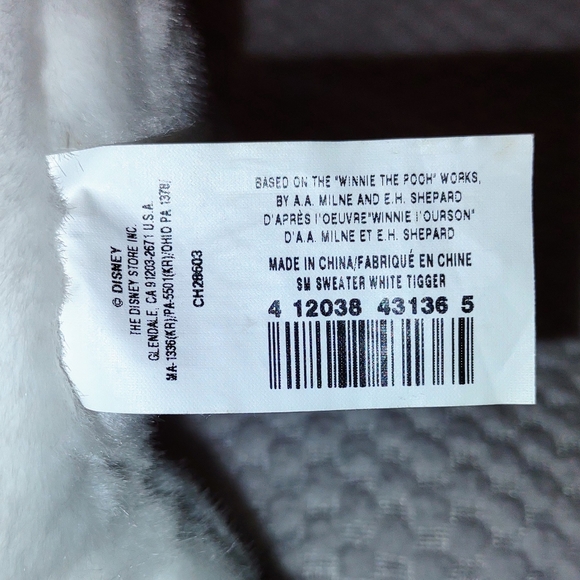 Disney Store Exclusive Winnie The Pooh Winter Sweater White Tigger Plush LOGO - Picture 5 of 5